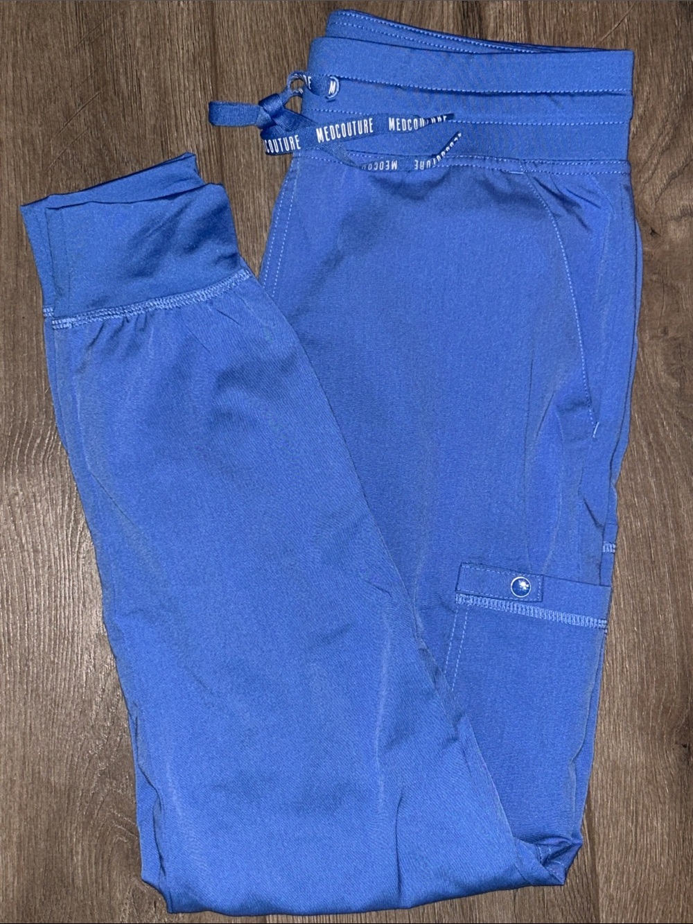 Med Couture Women’s Jogger Scrub Pants (small)